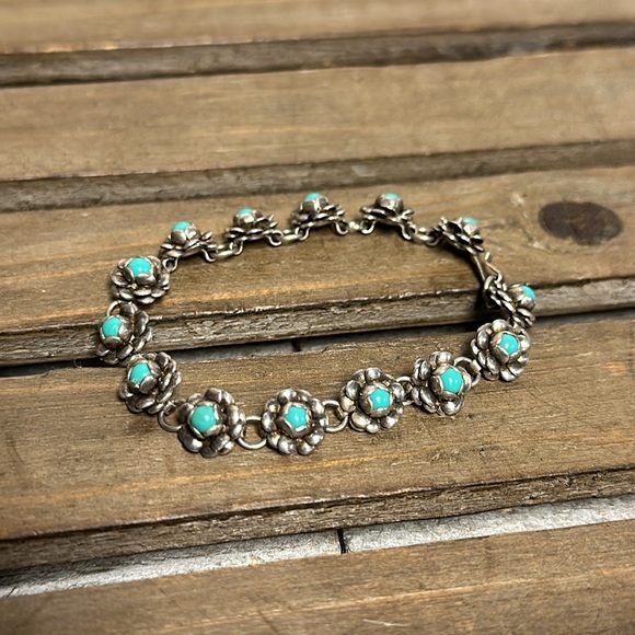 12 DOC🎄 Taxco turquoise blue gemstone flower design sterling silver 925 bracelet - Picture 2 of 6